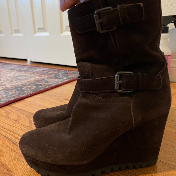 Beautiful suede brown wedge heel slouchy ankle/midi boots with buckles - Picture 2 of 5